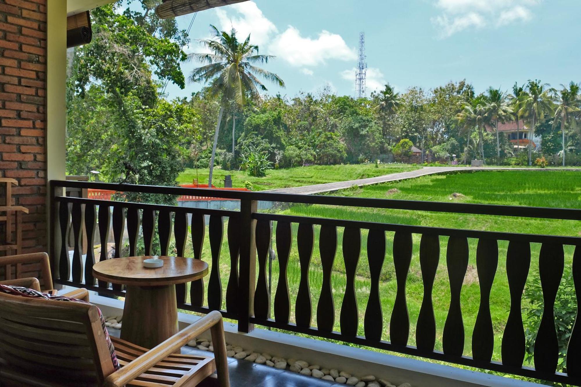 Field Resort