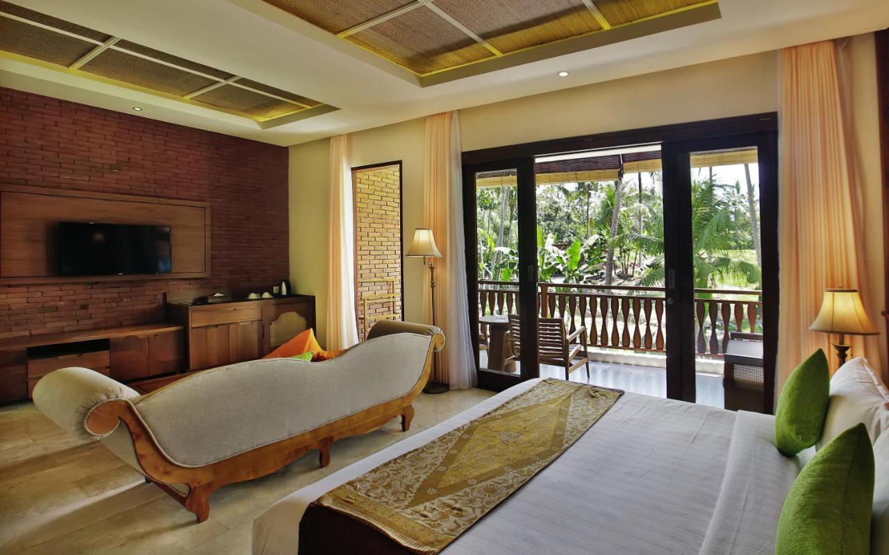 Field Resort
